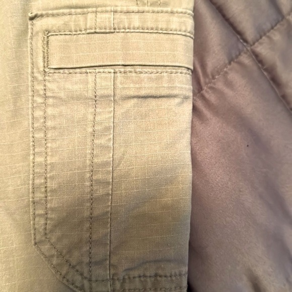 Eddie Bauer Slightly Curvy Crop- 10P - GUC - Picture 4 of 6